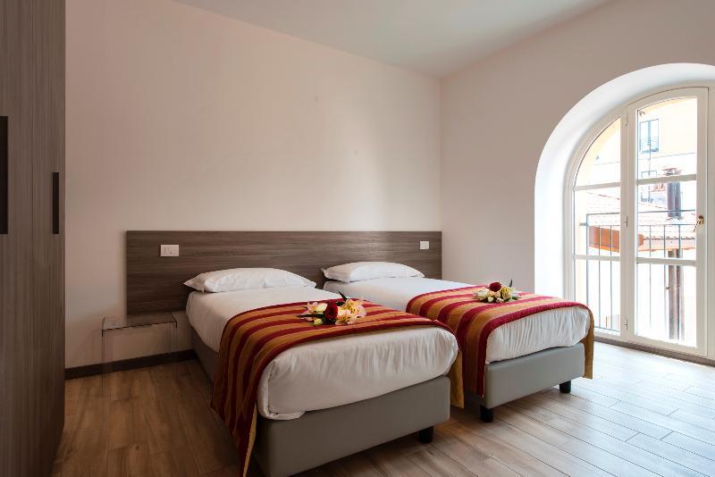 Britannia Luxury Hotel 3*