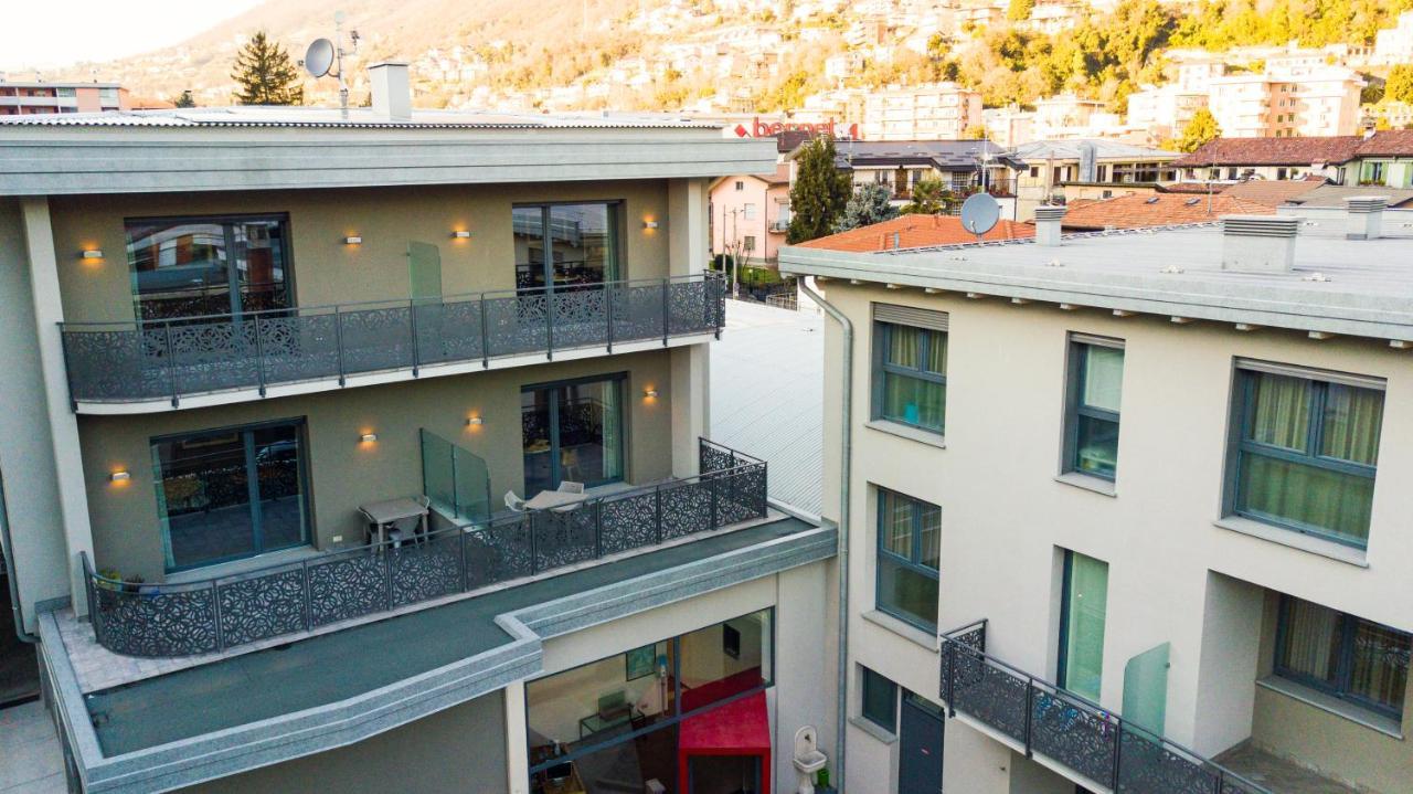 Lake Home Holiday * Como