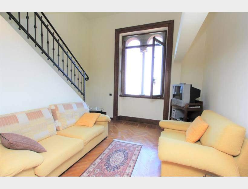 Charming Front Apartment