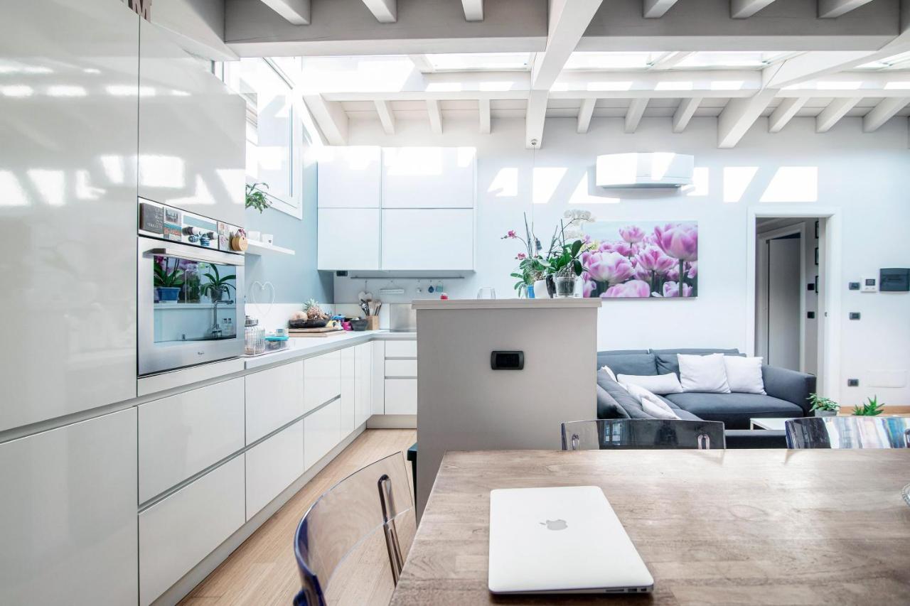Joivy Isotta's House With 2 Cosy Balconies Apartment Como