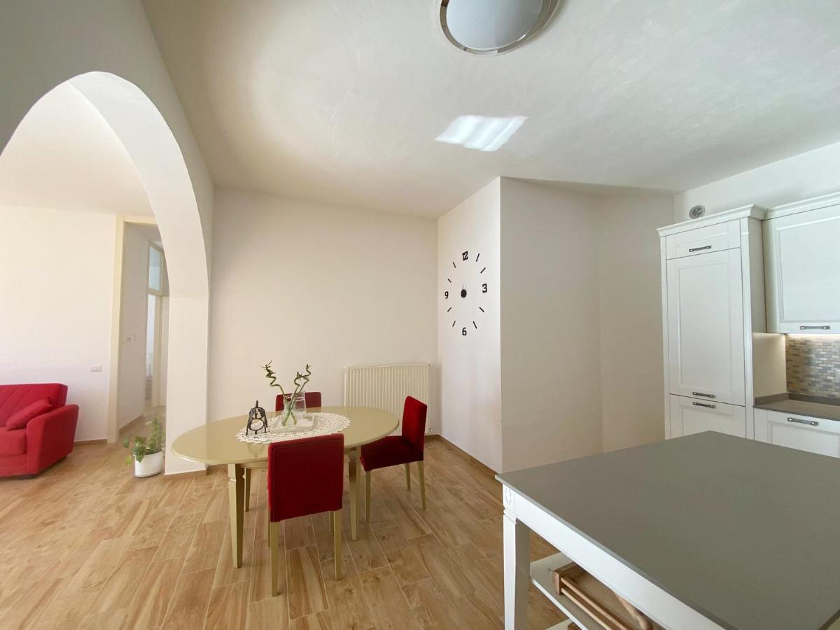 Big With View And Two Bedrooms Apartment *