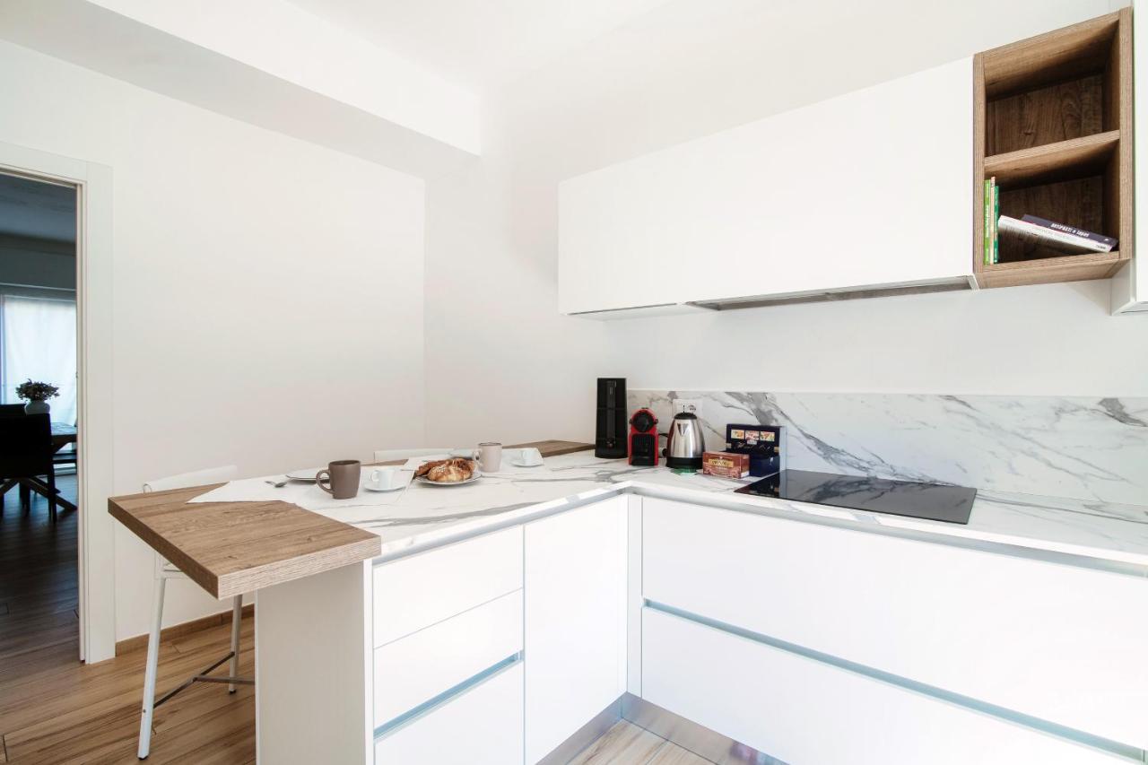 Piazza Roma - The House Of Travelers Apartment Como