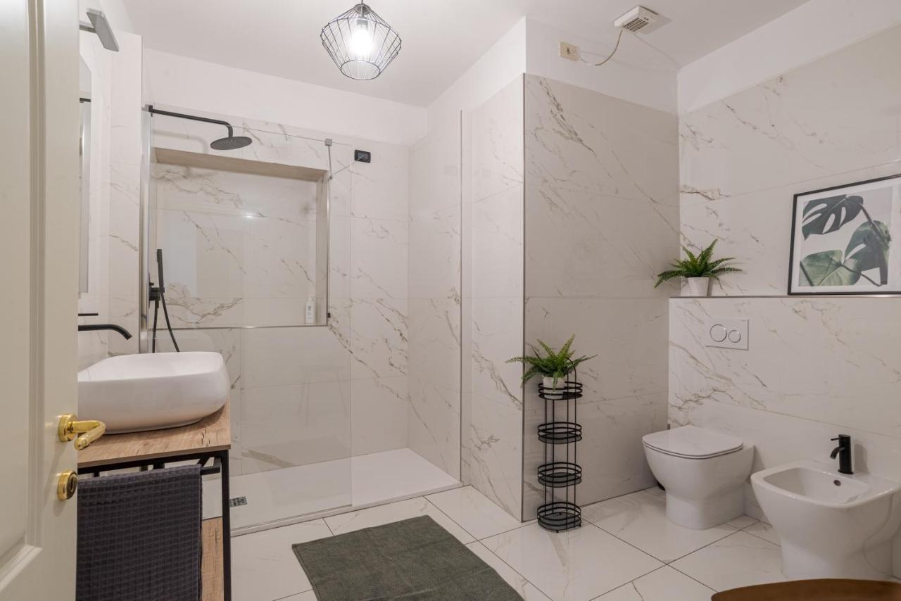 First & Urban Oasis - By Myhomeincomo * Como