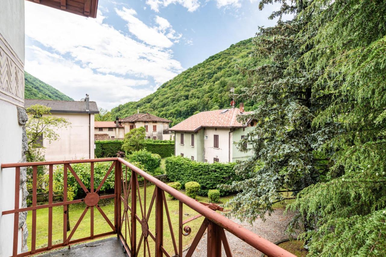 Roomy '900 House Surrounded By Greenery With Parking! Apartment *
