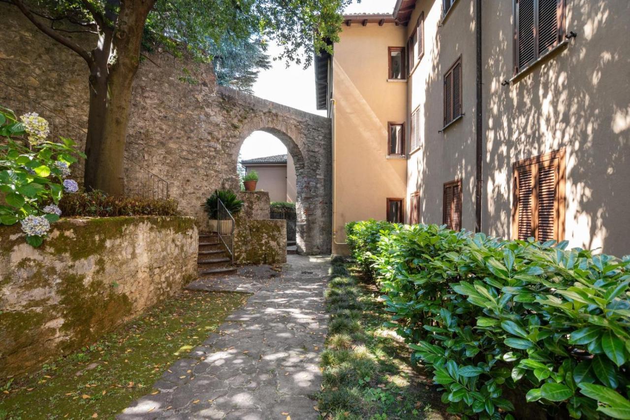 Apartment Apt With Private Parking & Shared Pool! Nesso