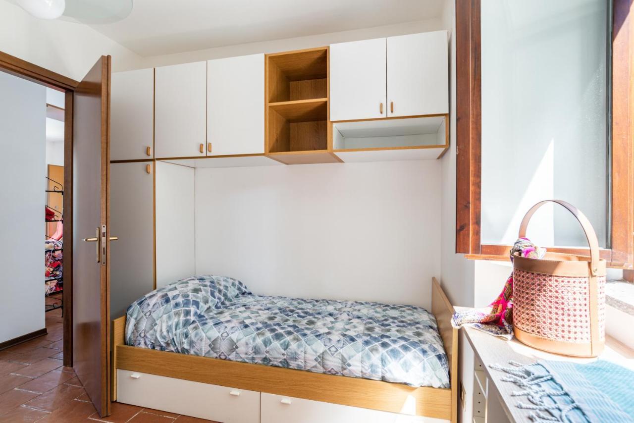 Apartment Apt With Private Parking & Shared Pool! Nesso