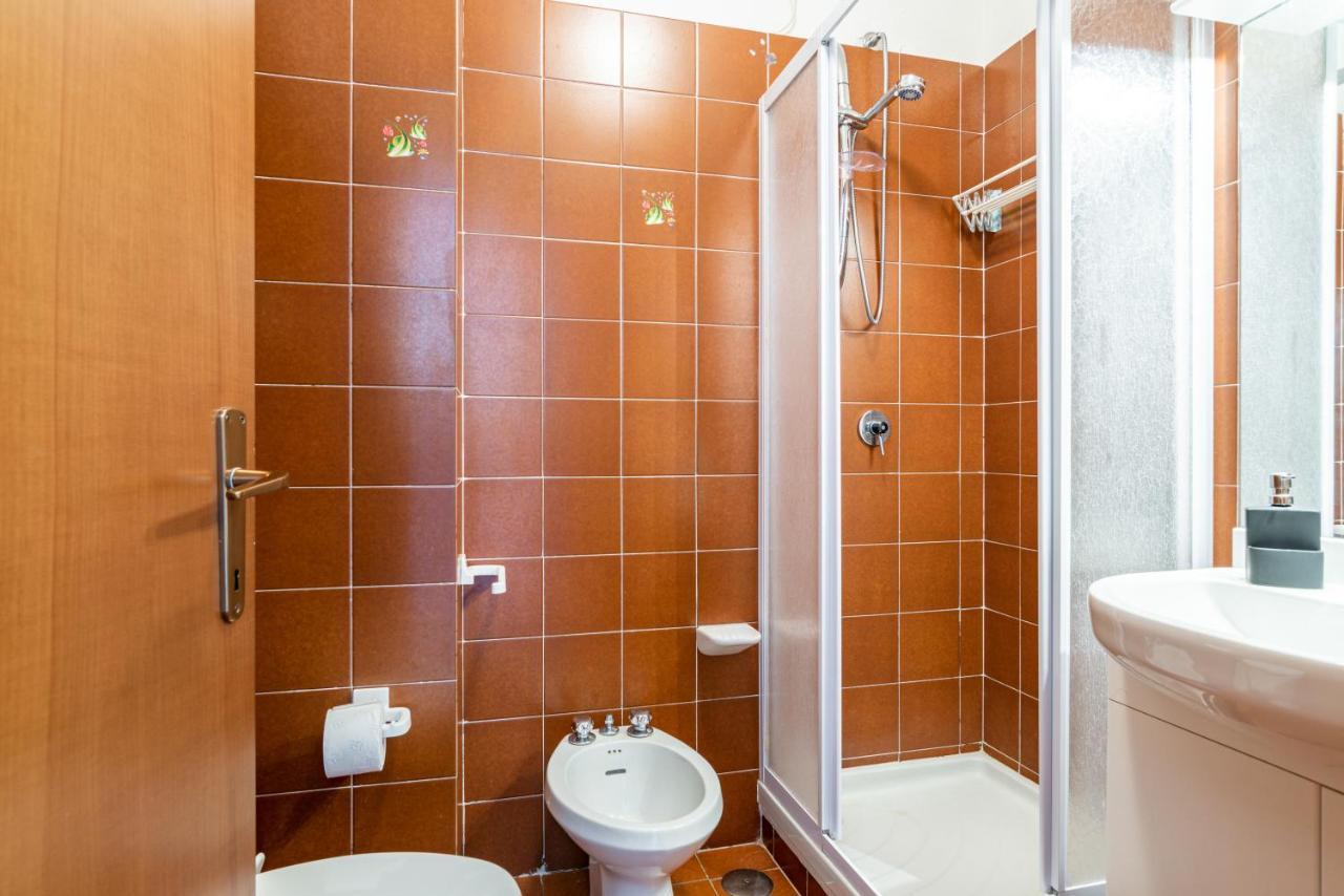 Apartment Apt With Private Parking & Shared Pool!