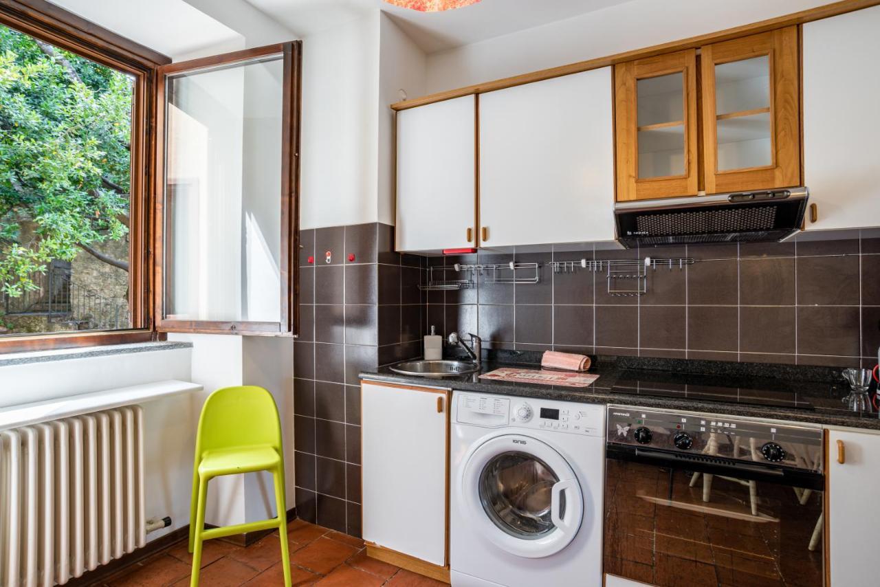 Apt With Private Parking & Shared Pool! Nesso
