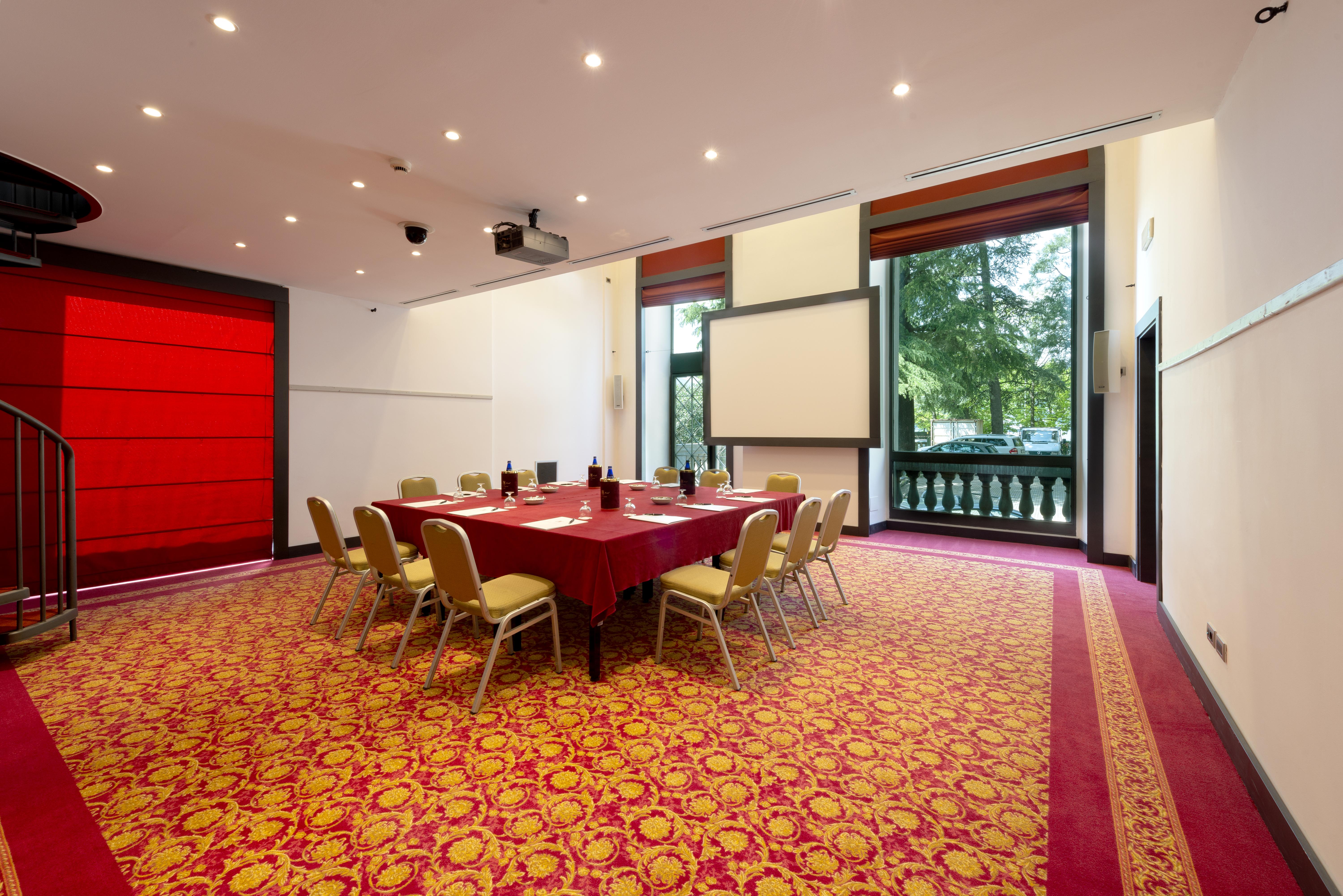 Palace 4*