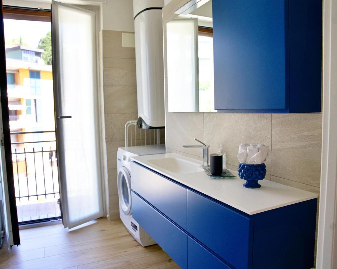 The Blue - / View Modern Near Olmo Apartment