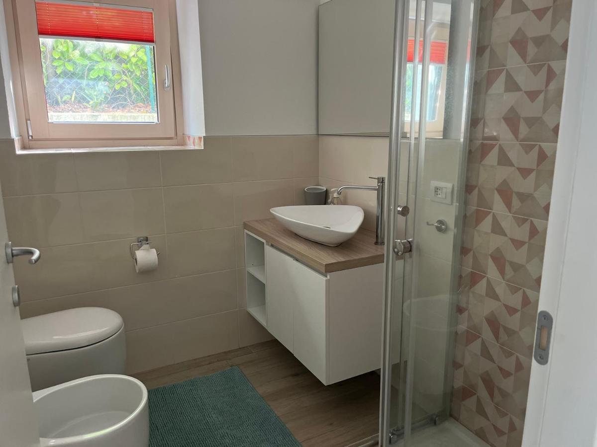 Lido 3 Pool, 30m From The Lake, Pet Friendly Apartment Colico