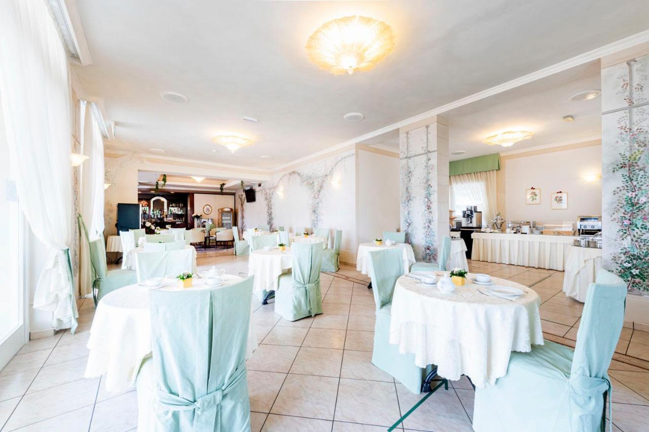 La Perla Hotel