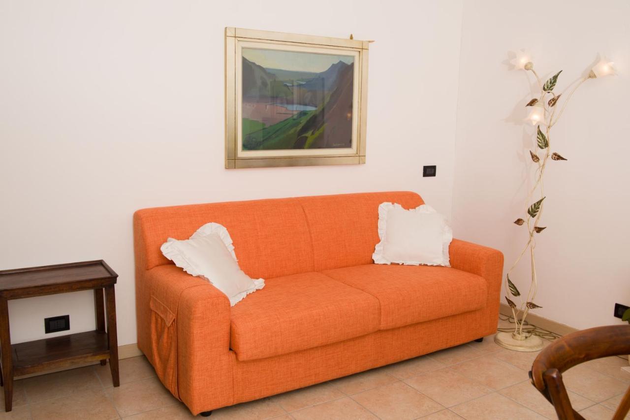 Con Giardino E Parcheggio Privato