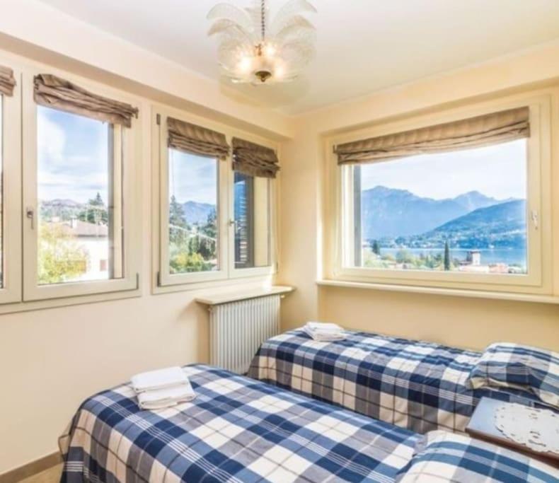 Brezza Del - Tremezzina. Villa Mezzegra