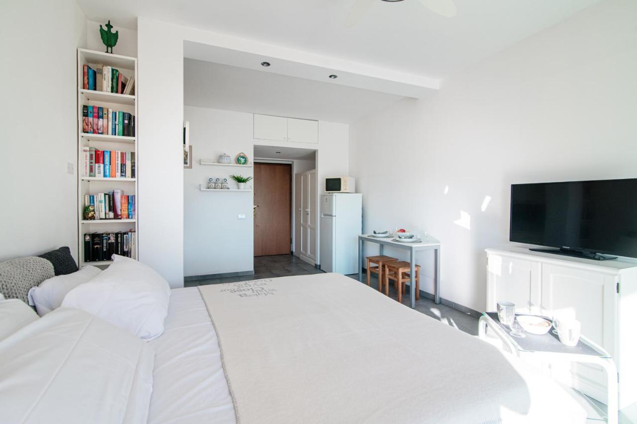 Love Is In The Air - By Myhomeincomo Apartment *