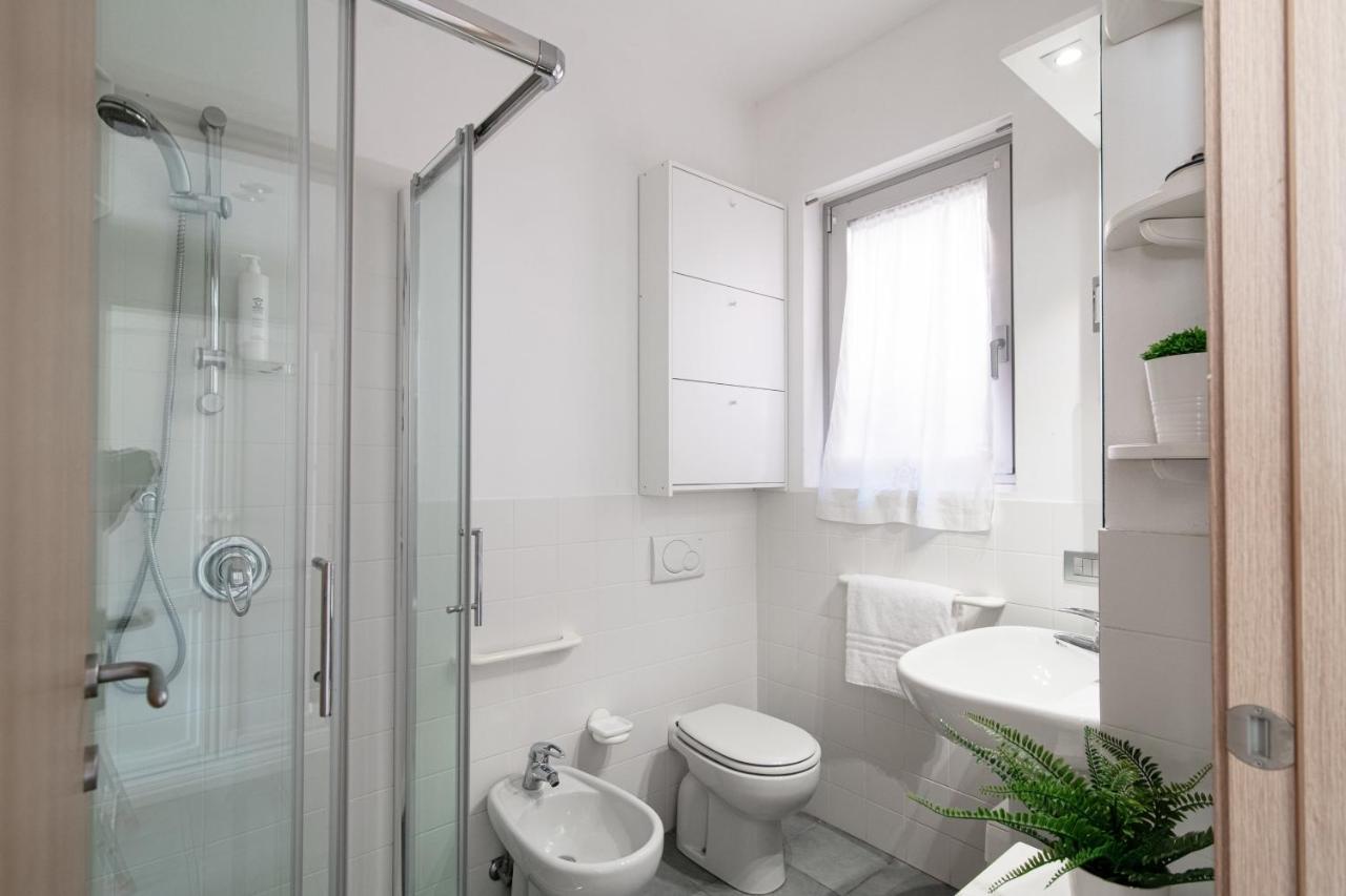 Love Is In The Air - By Myhomeincomo Apartment Como