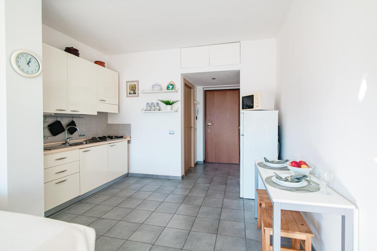 Apartment Love Is In The Air - By Myhomeincomo *