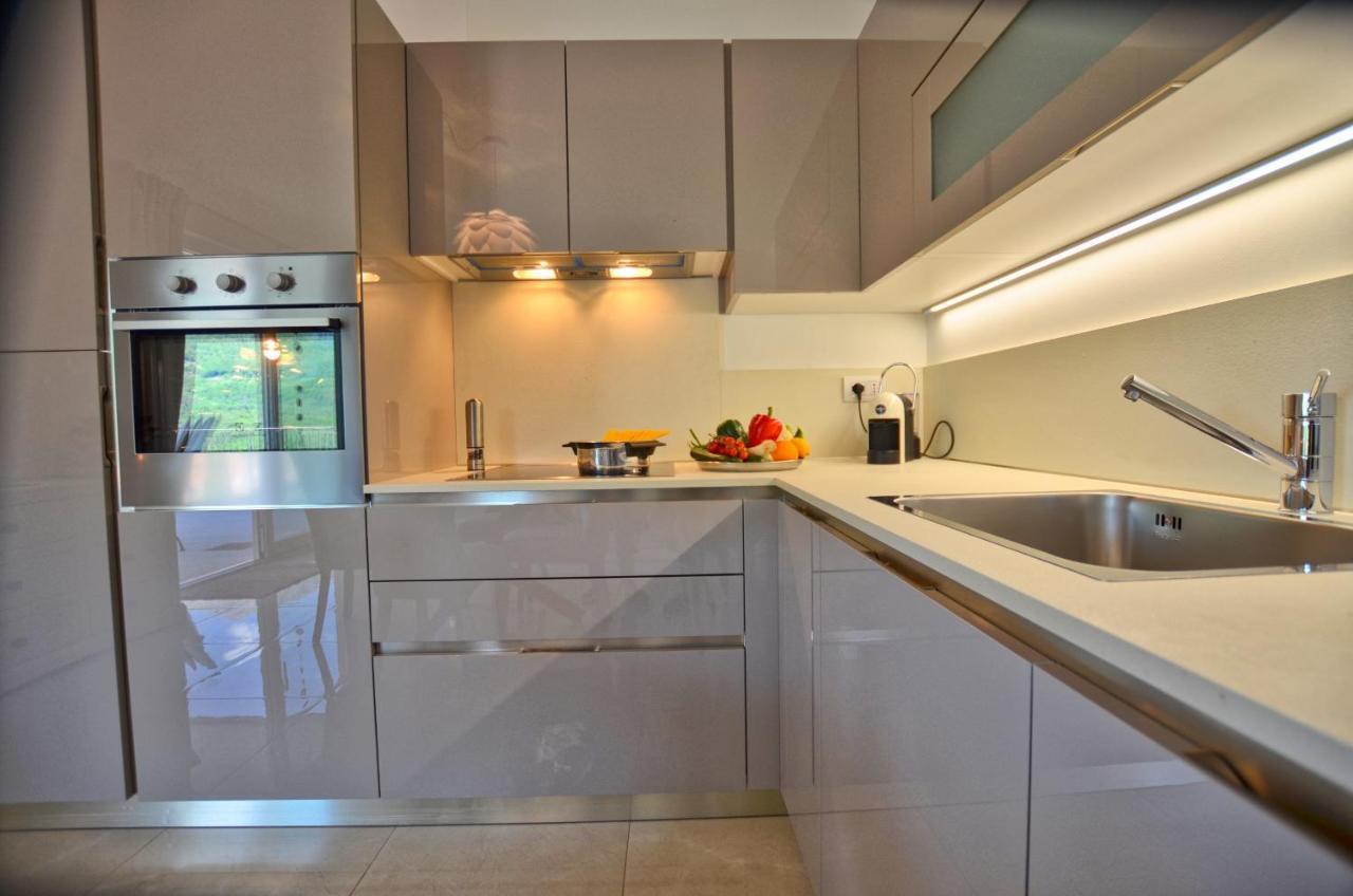 Apartment Felice Sul 2-bedroom Lakeview