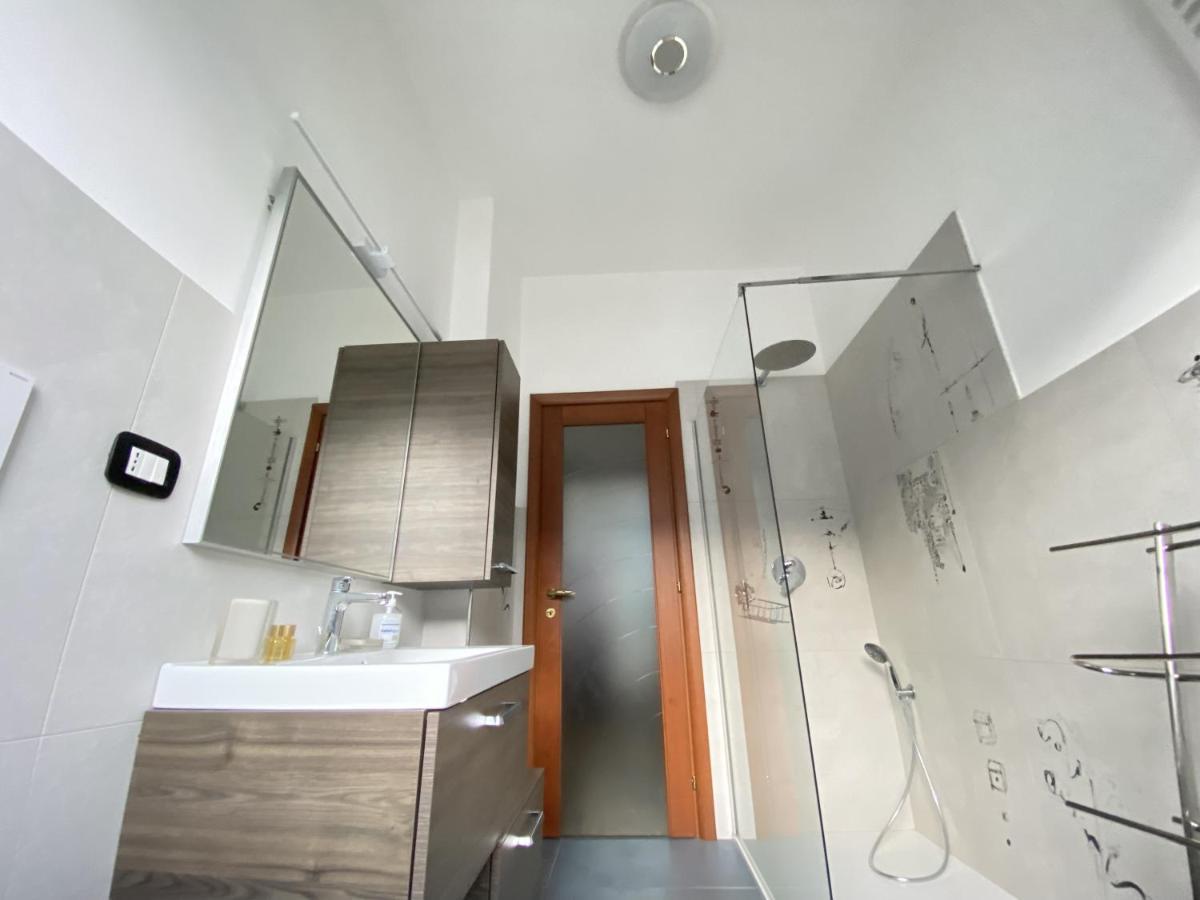 Stylish In Downtown Apartment