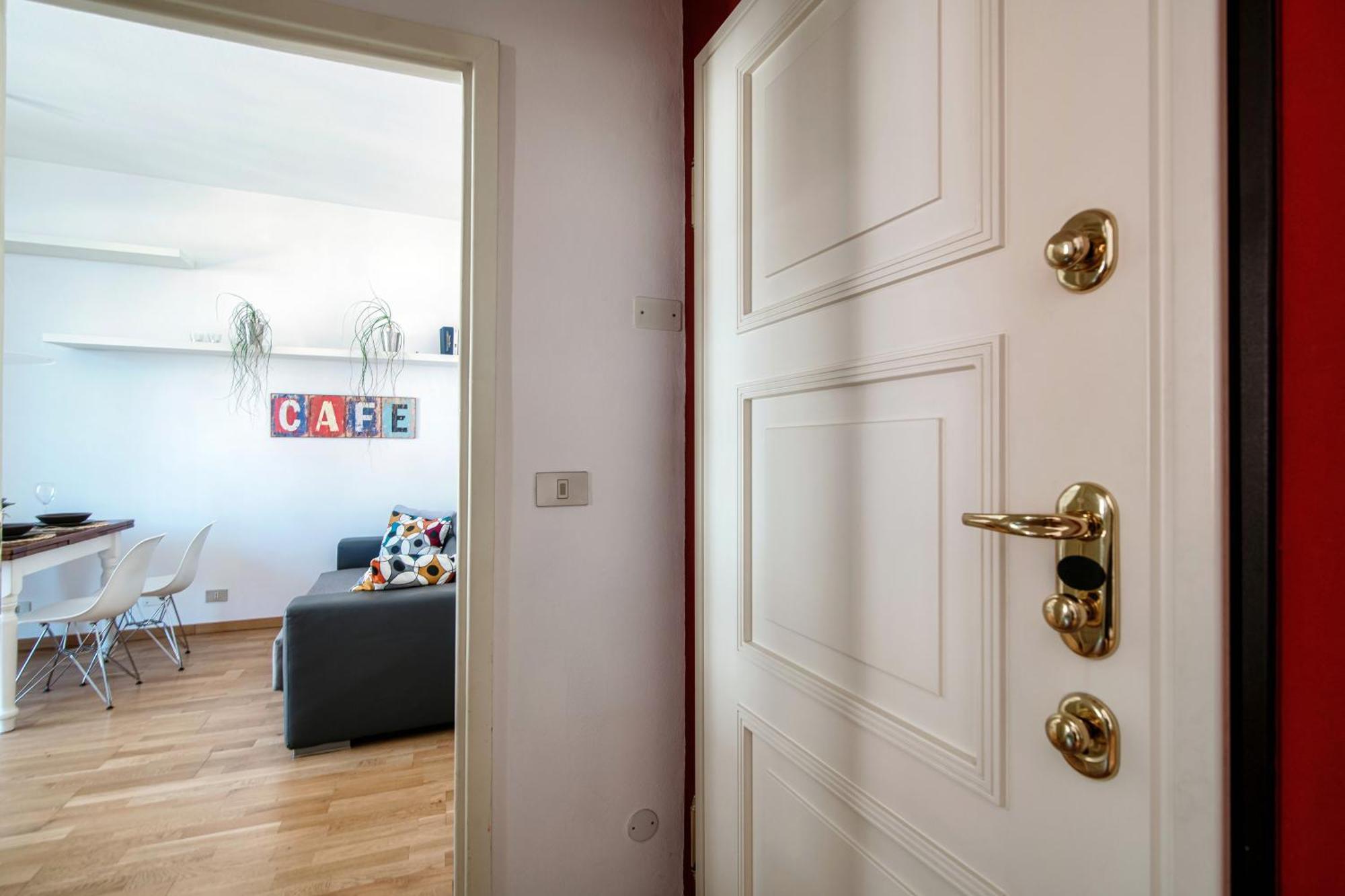 Anna's Super Cozy Flat, With A/c, High Speed Wifi, Near The And Public Transport Appartamento Côme