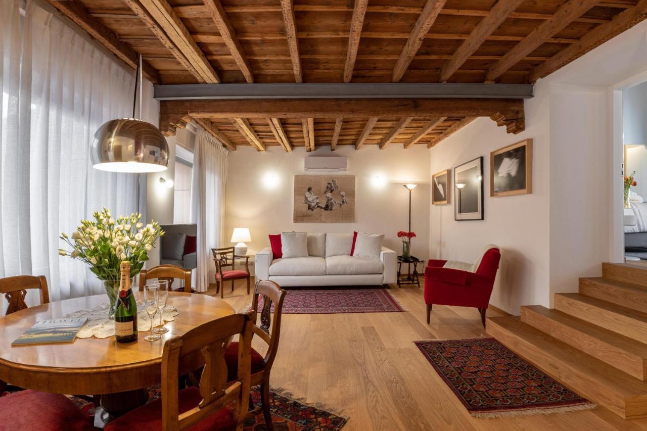 Boutique By Rent Apartment Como