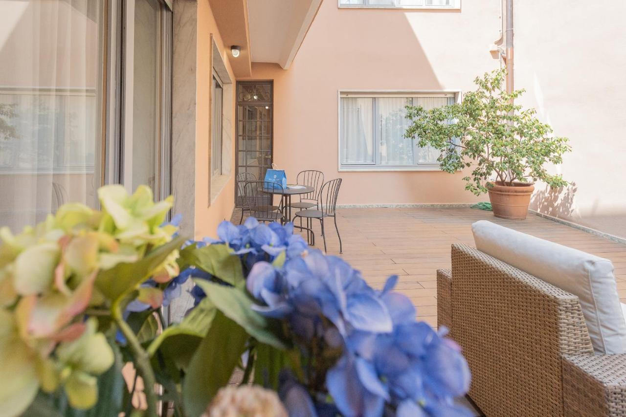 Boutique By Rent Apartment *