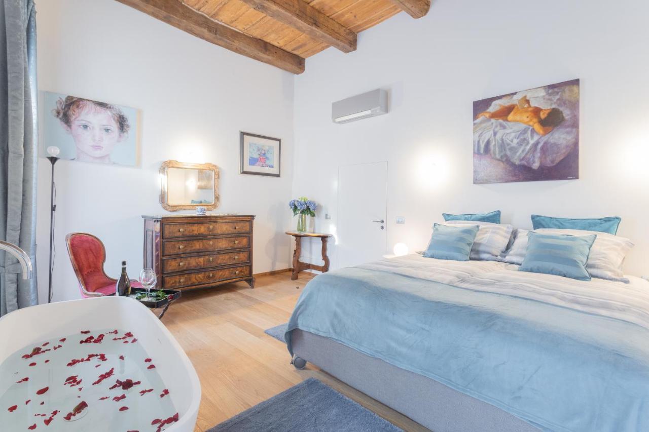 Boutique By Rent Apartment