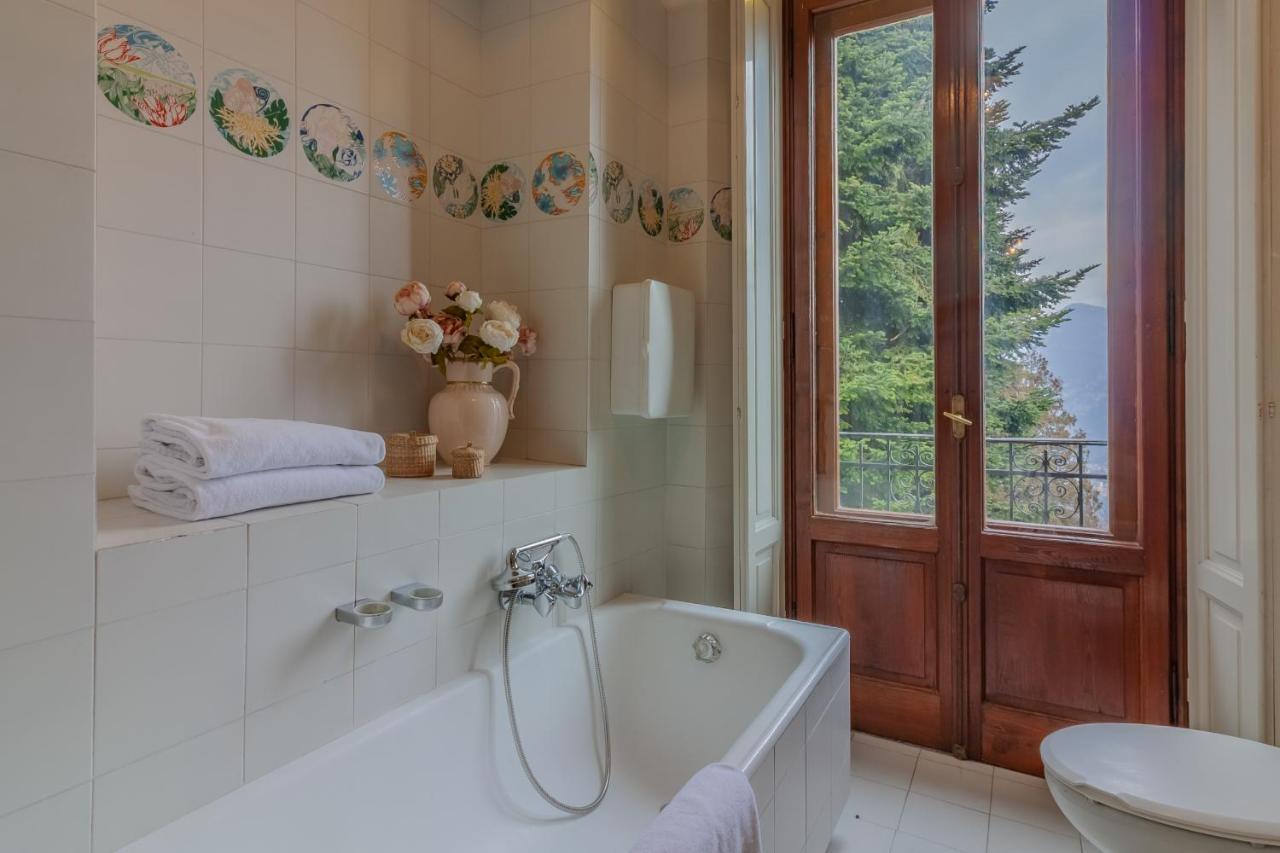 Family With Stunning View By Wonderful Italy * Civenna