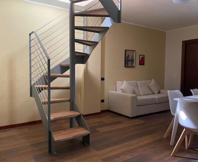 Brother's Como Lake Apartment Acquaseria