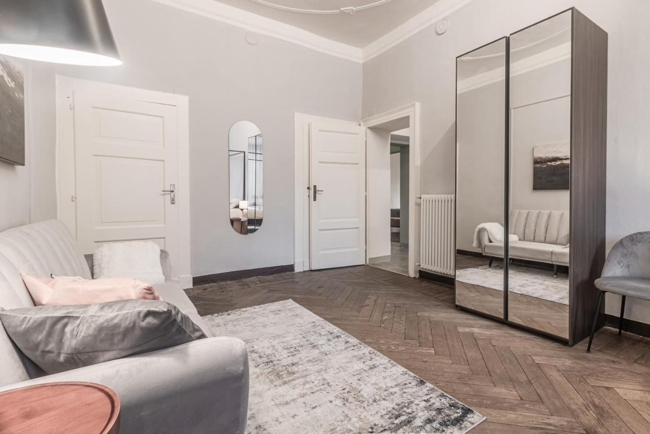 5 Min Historic Center Luxury White Lotus Mansion Como