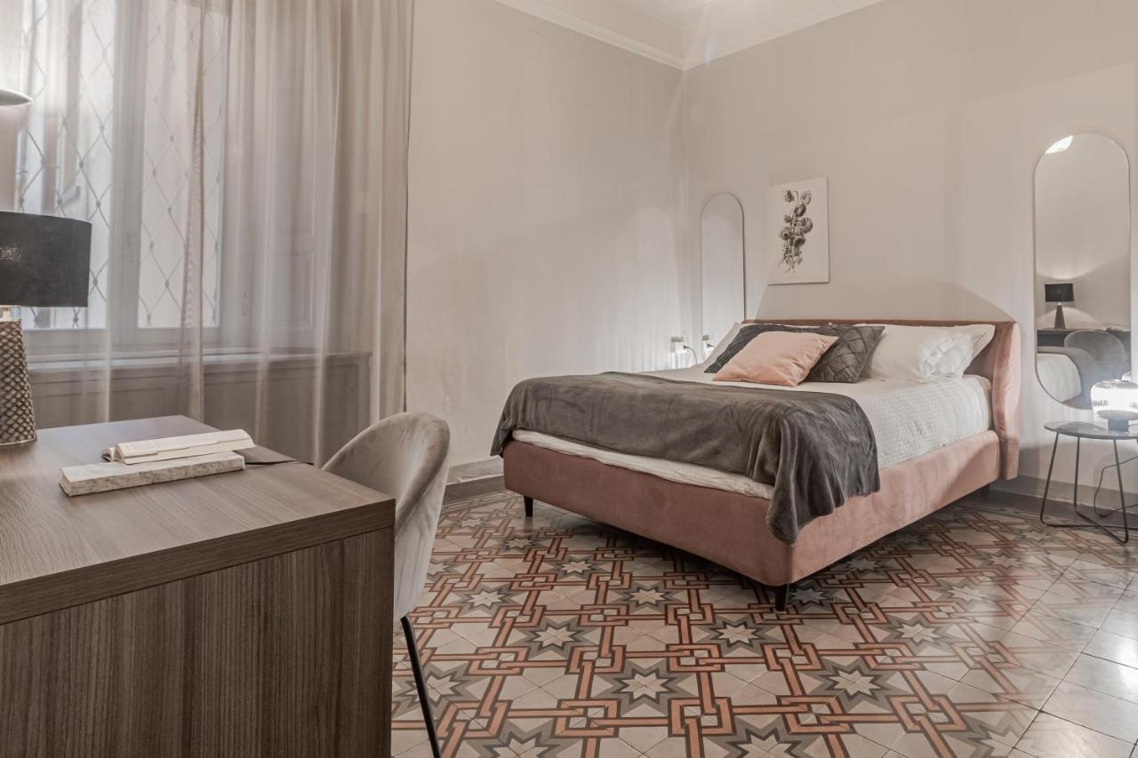 5 Min Historic Center Luxury White Lotus Mansion Apartment *