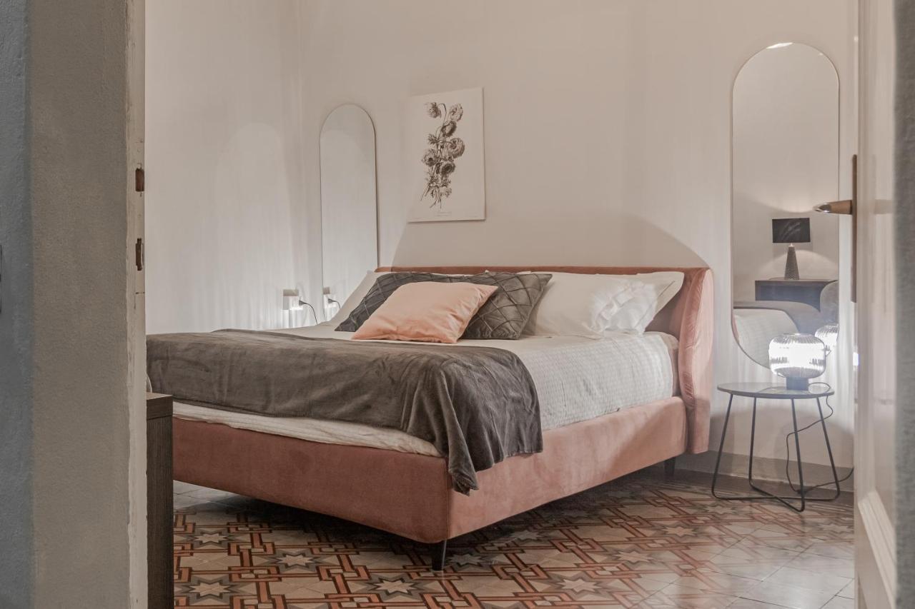 5 Min Historic Center Luxury White Lotus Mansion Apartment *