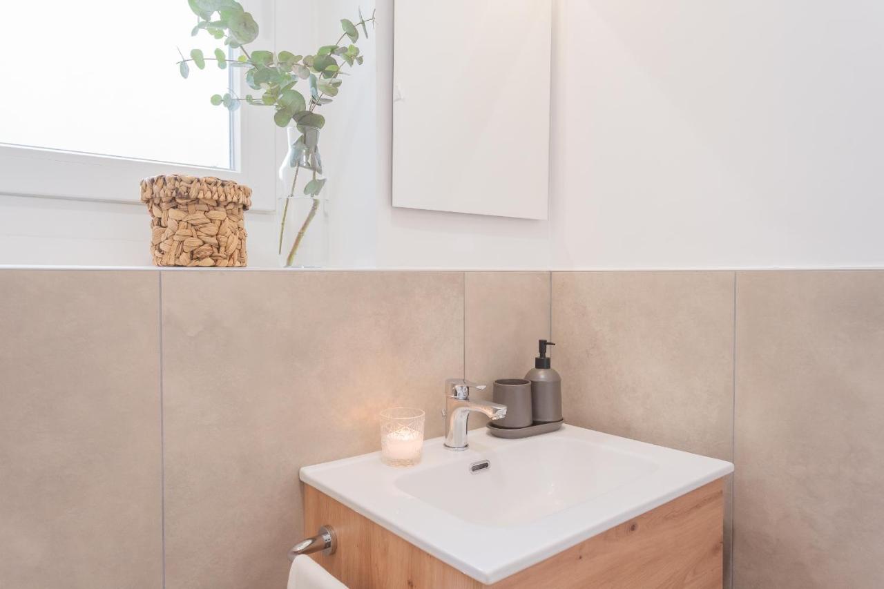 A Step From The Dome By Rent Apartment Como