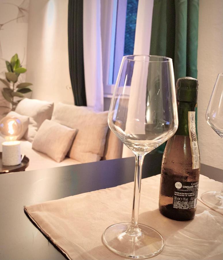 W83 House Apartment Como