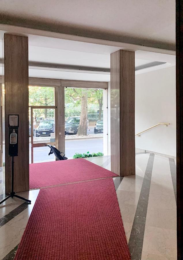 W83 House Como