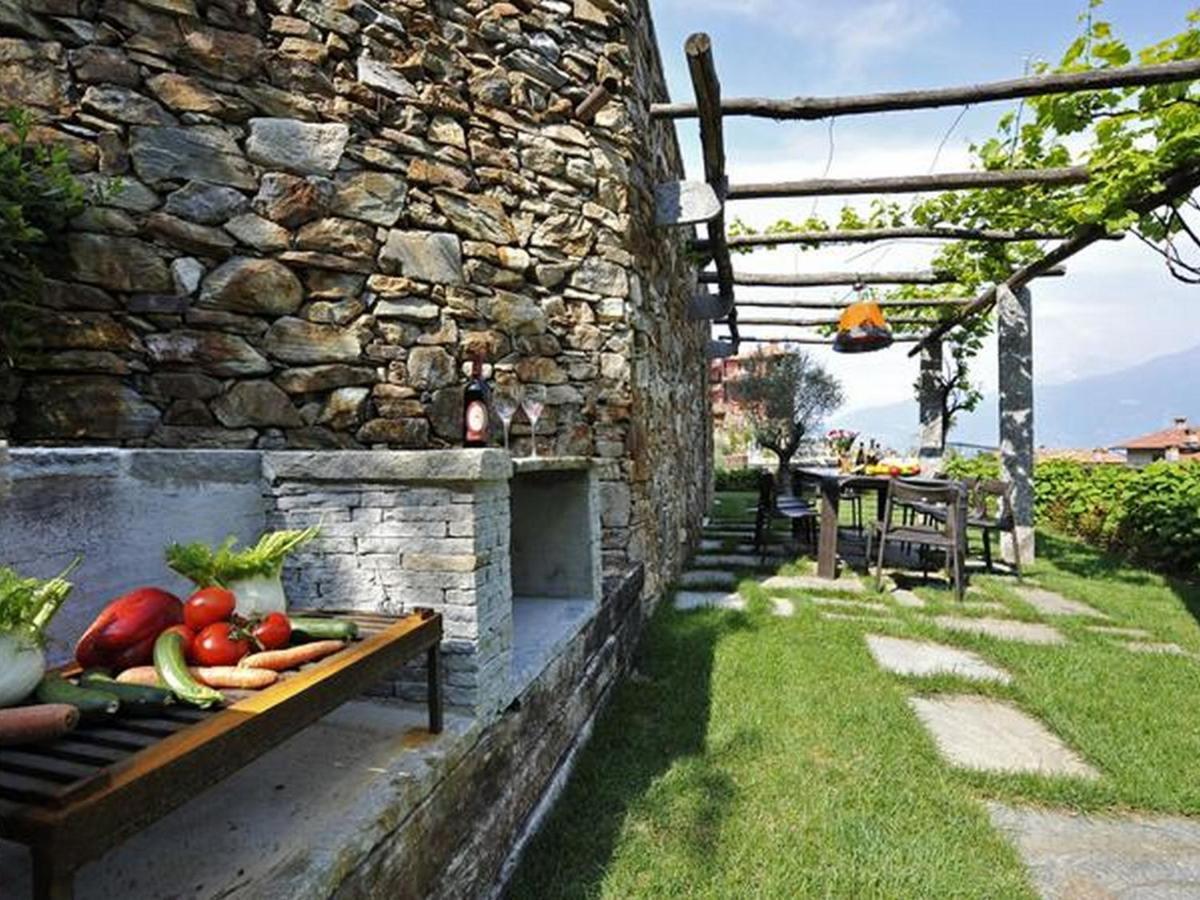 La Perla Di Sonenga - Giardino Apartment Menaggio