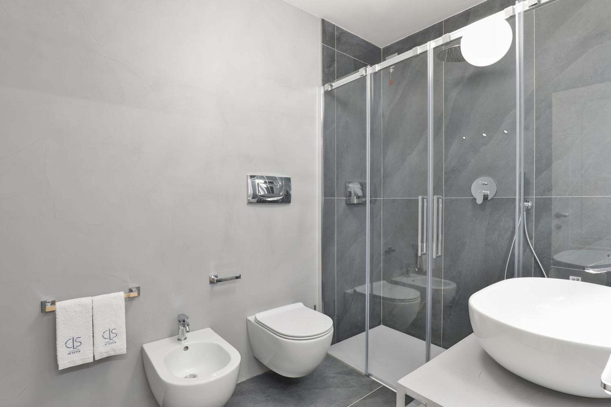 Como Lake Suites *