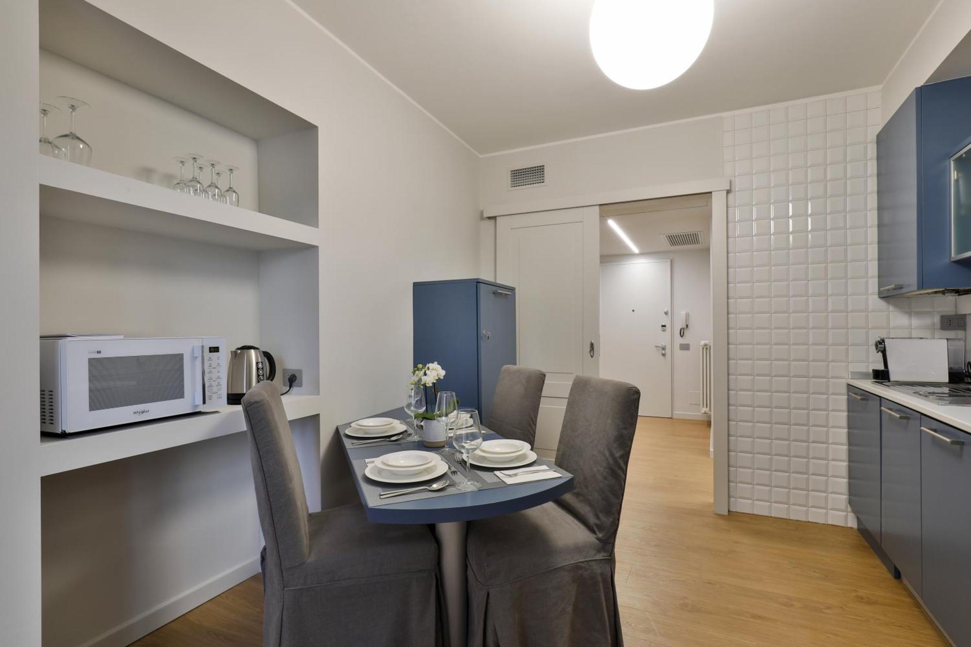 Como Lake Suites *