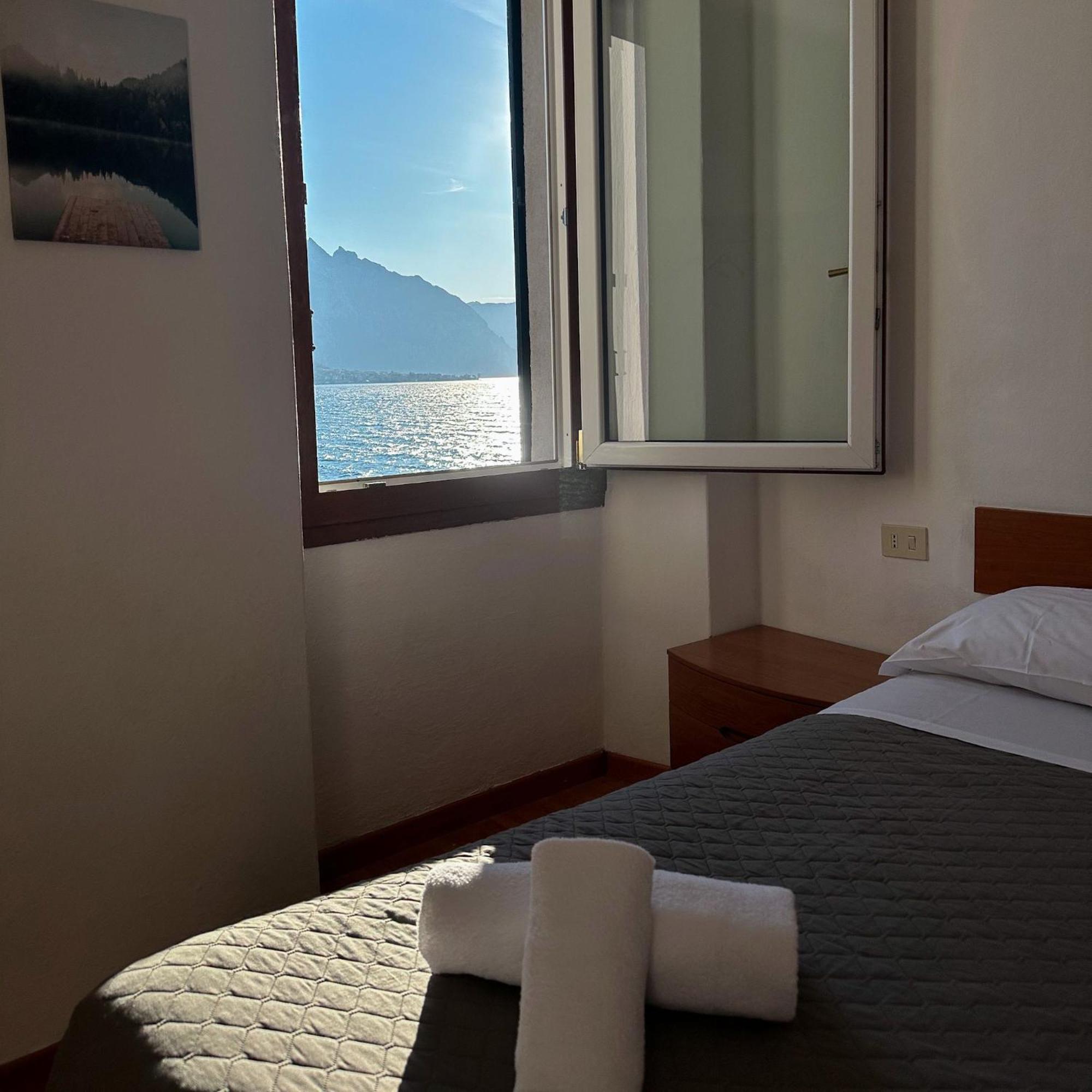 Renzo E Lucia Lake View Apartment