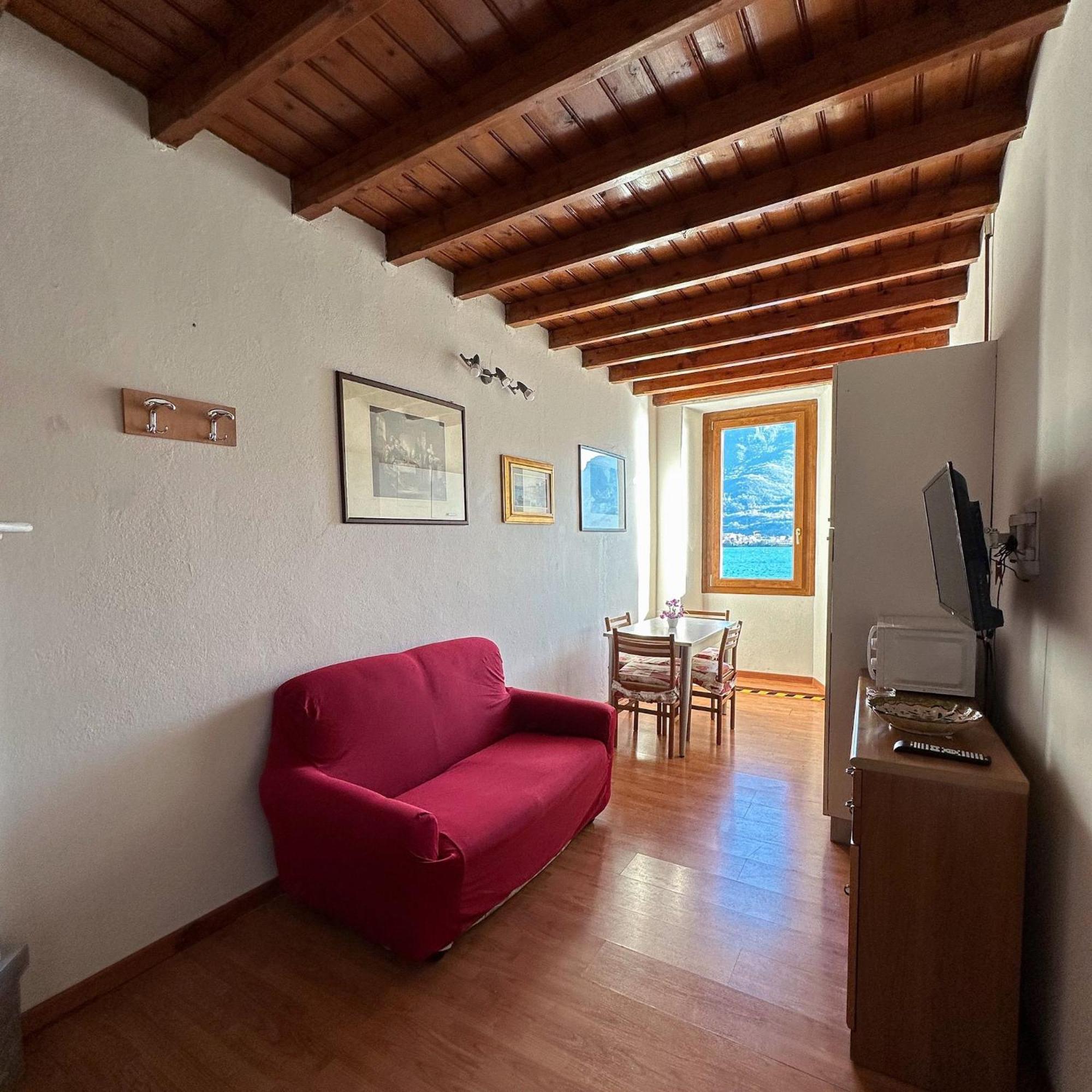 Renzo E Lucia Lake View Apartment *