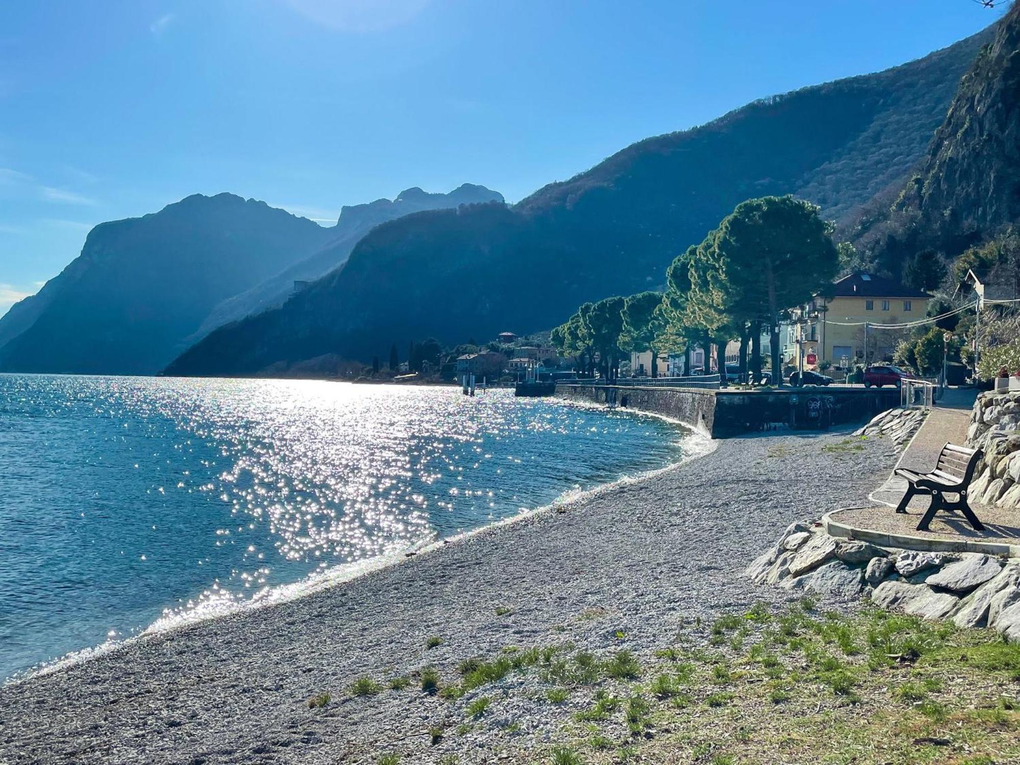 Renzo E Lucia Lake View Oliveto Lario