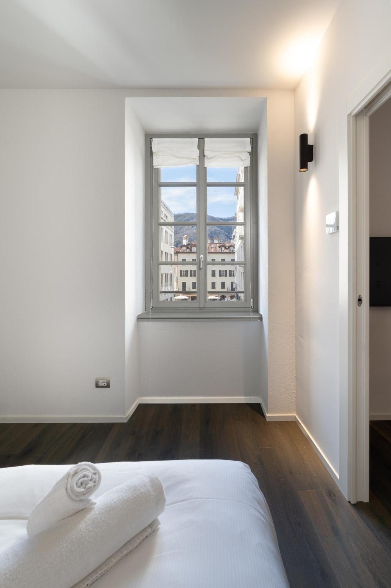 Palazzo La Cortesella - Modern Design & Location * Côme