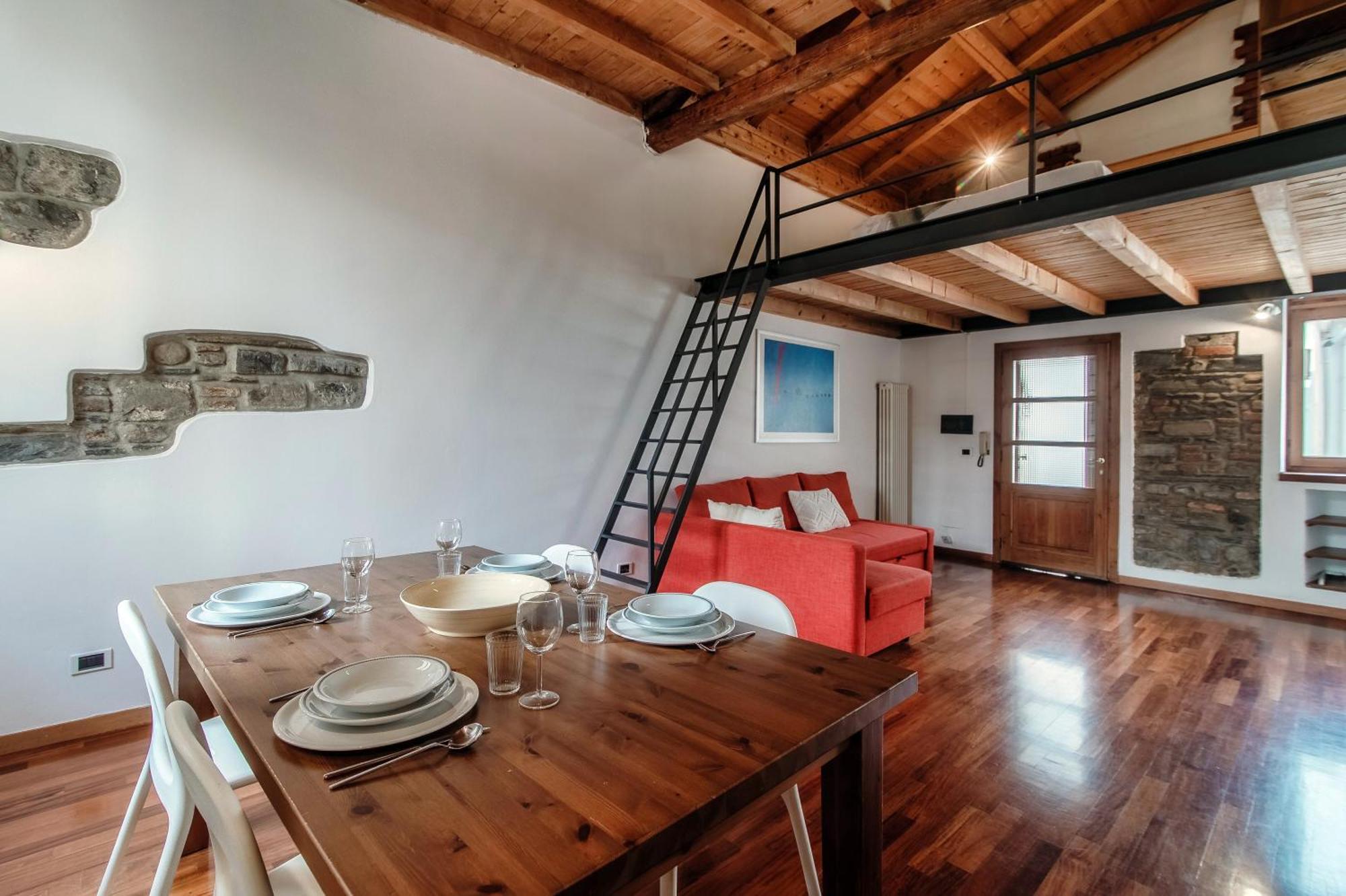 Loft Madera - By Myhomeincomo