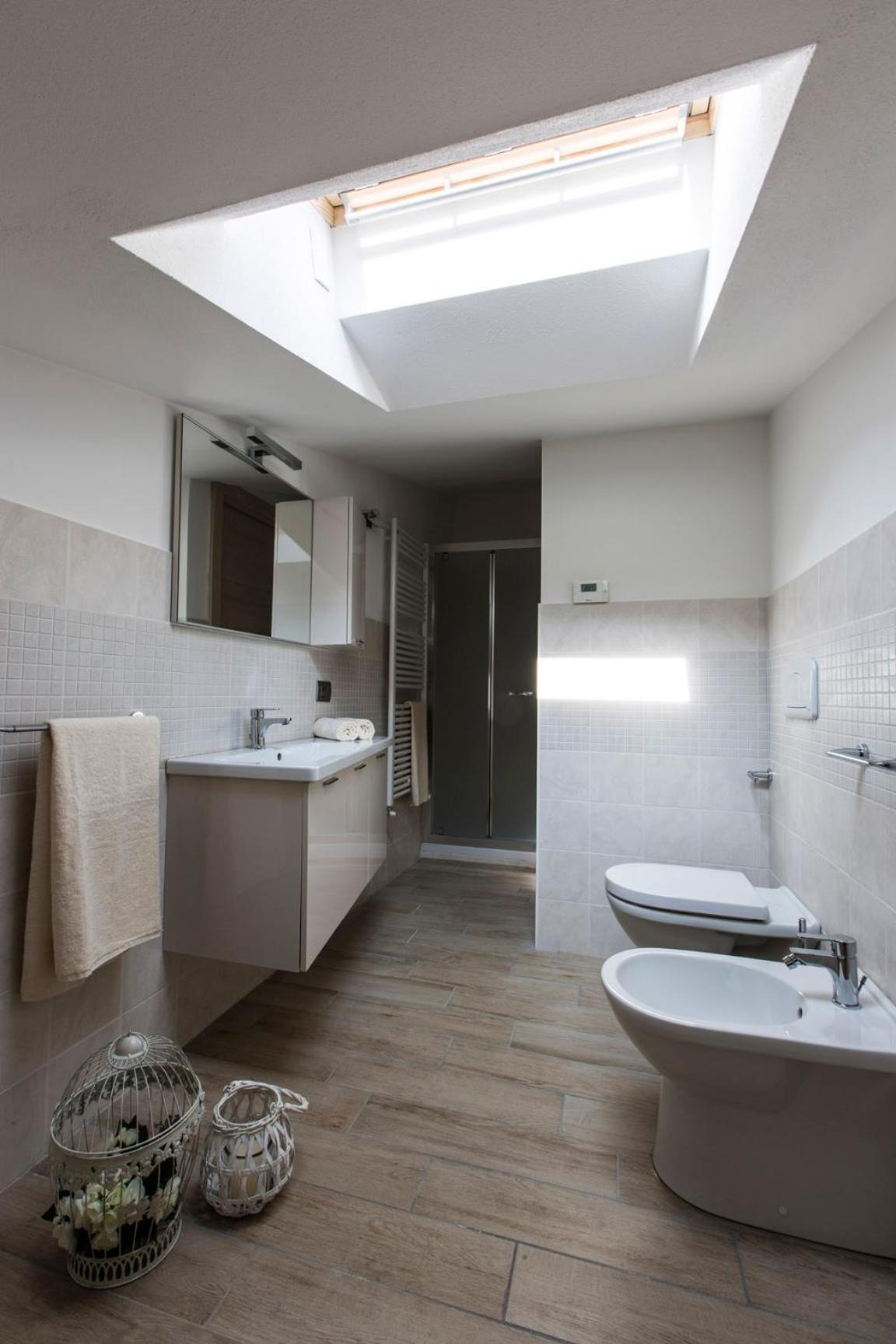 Bellagio Village- 4 Apartments By The Lake - Seasonal Warm Pool And Sauna