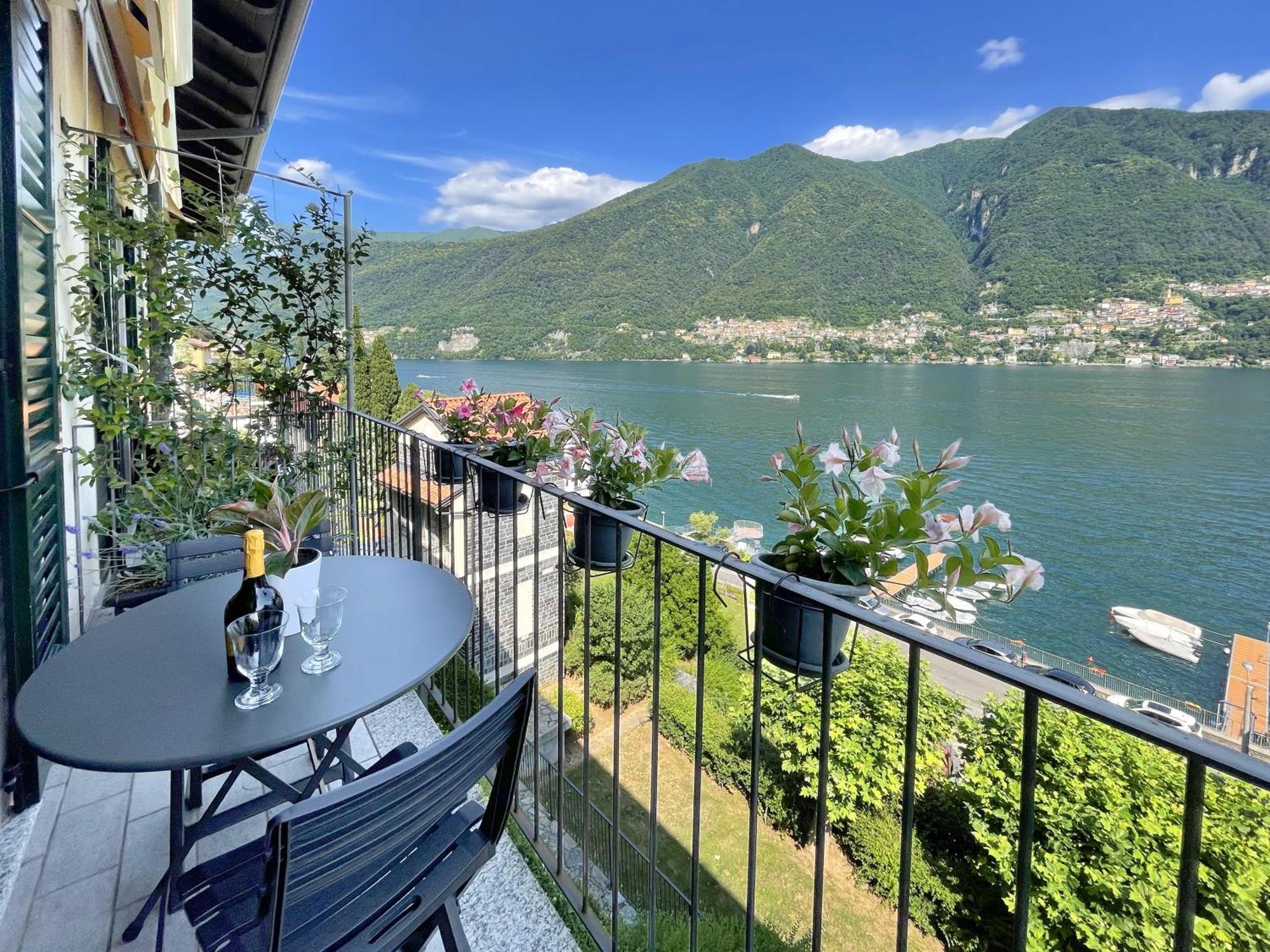 Apartment Balcony On The - Free Parking, View *