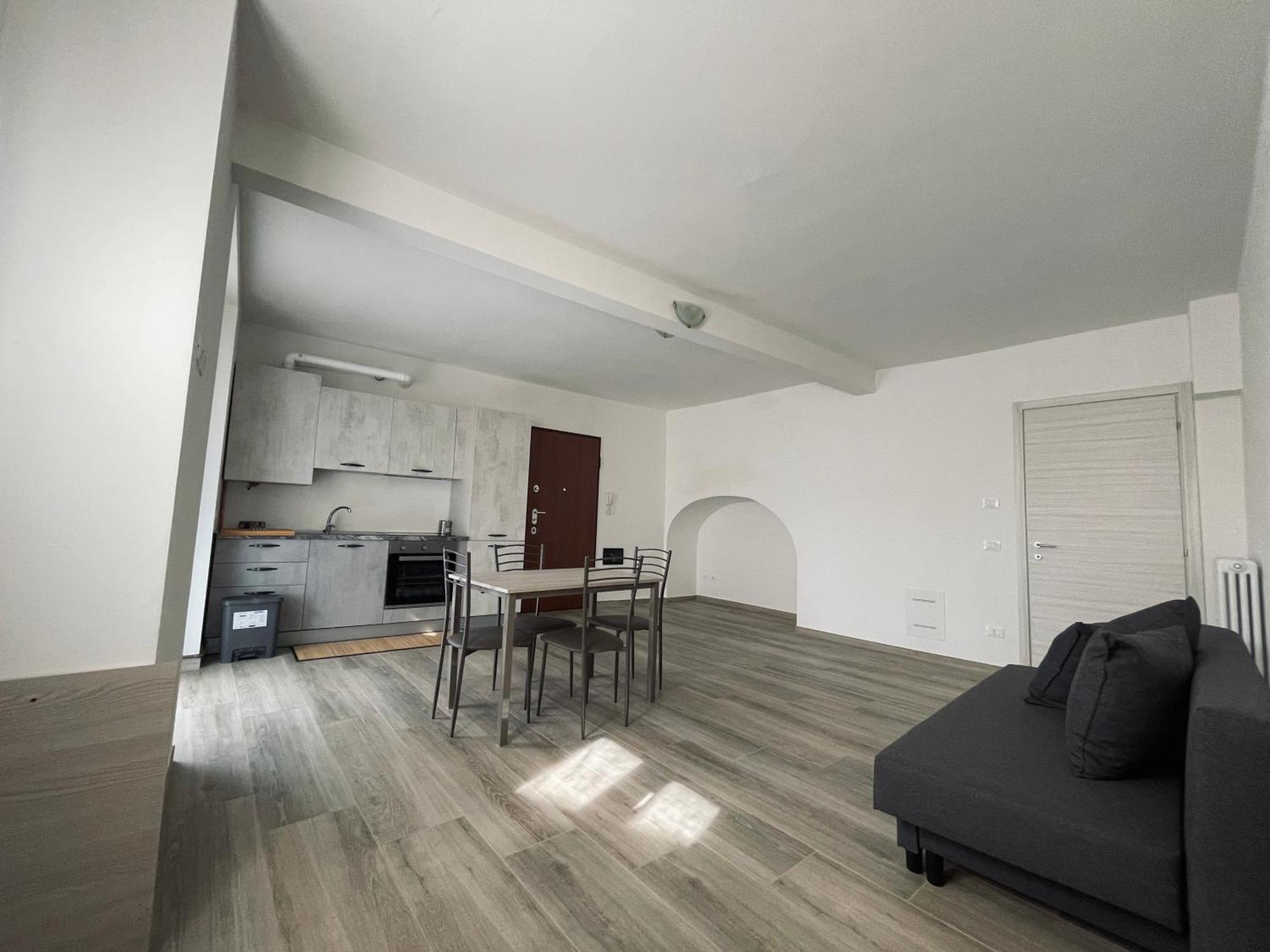 House Apartment *