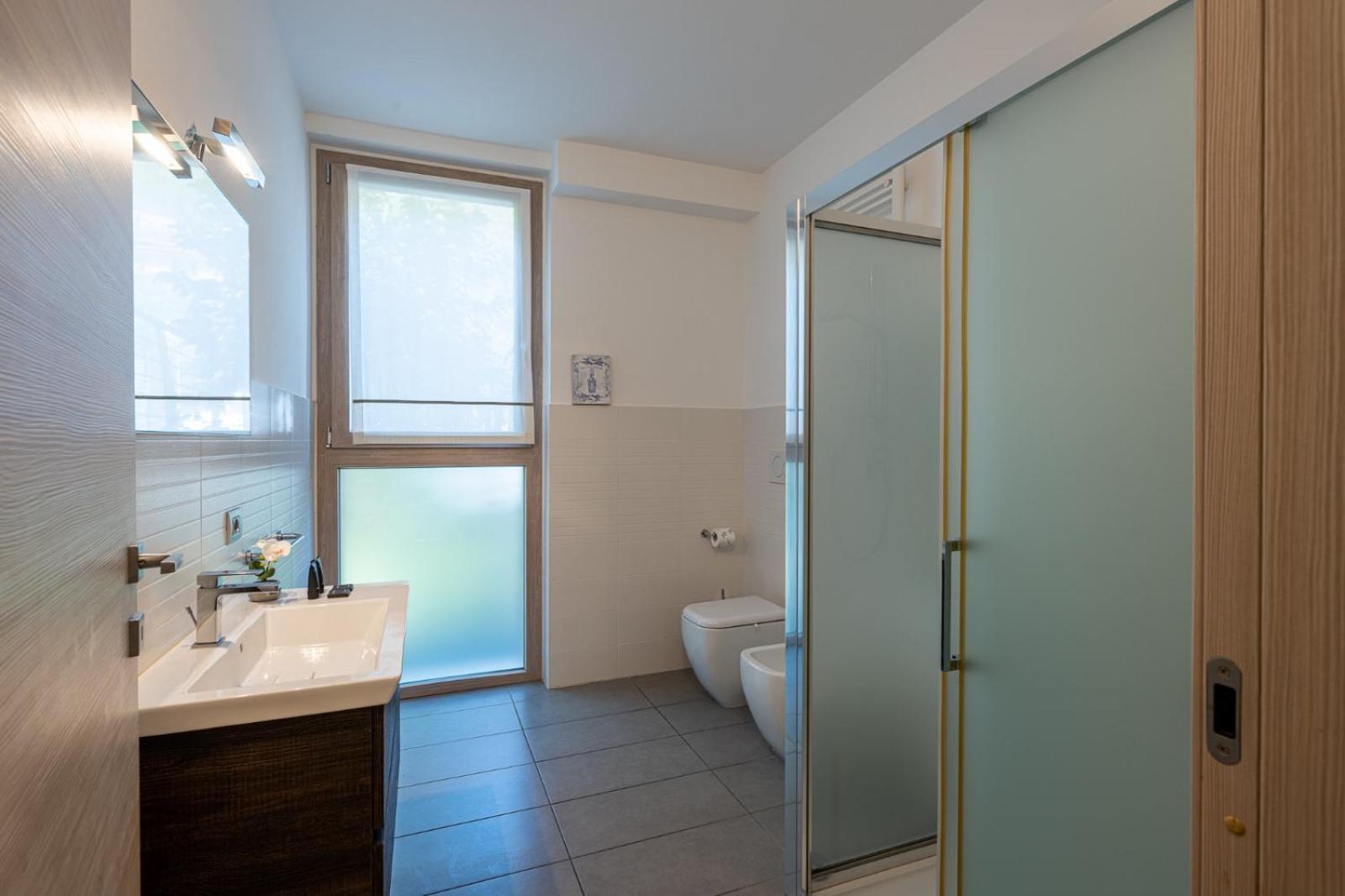 Bellagio Village- 4 Apartments By The Lake - Seasonal Warm Pool And Sauna Aparthotel