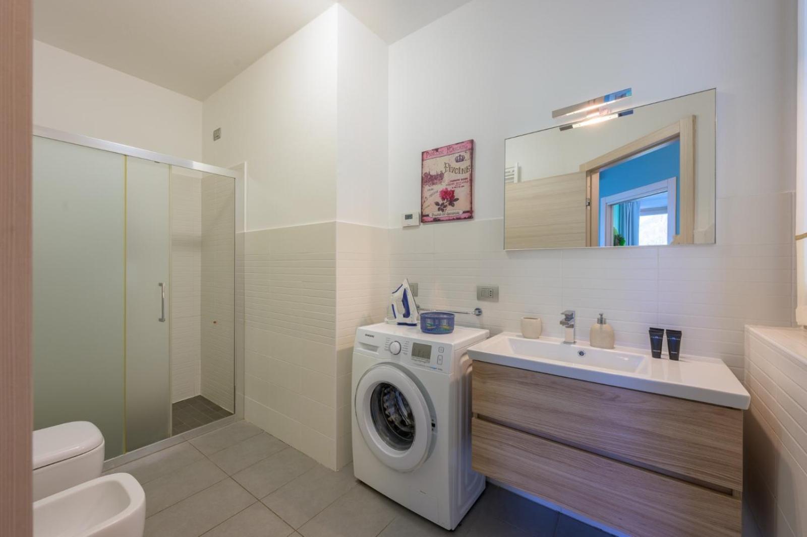 Bellagio Village- 4 Apartments By The Lake - Seasonal Warm Pool And Sauna Aparthotel *