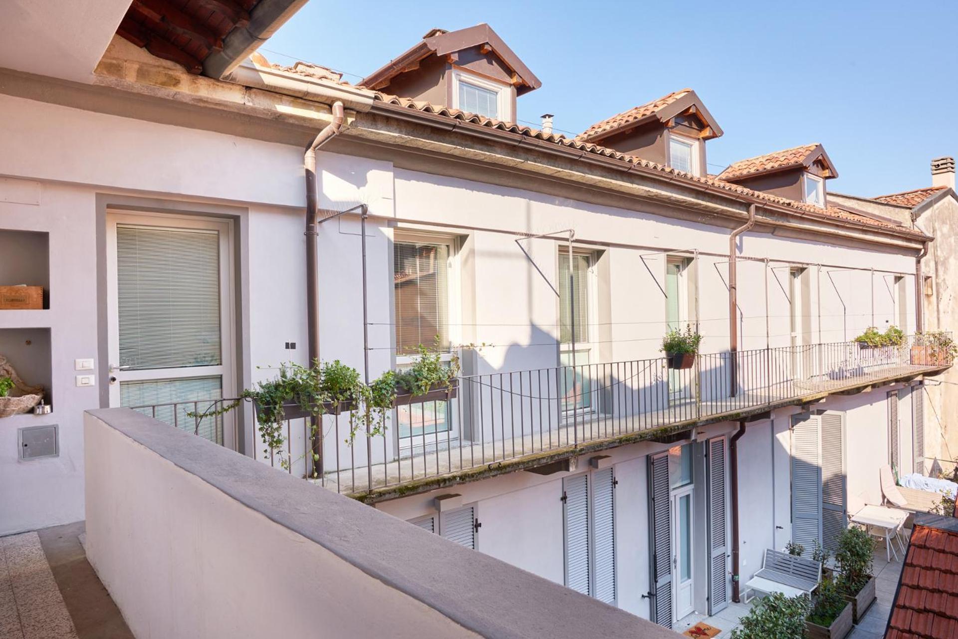 22 Sweet Apartment *