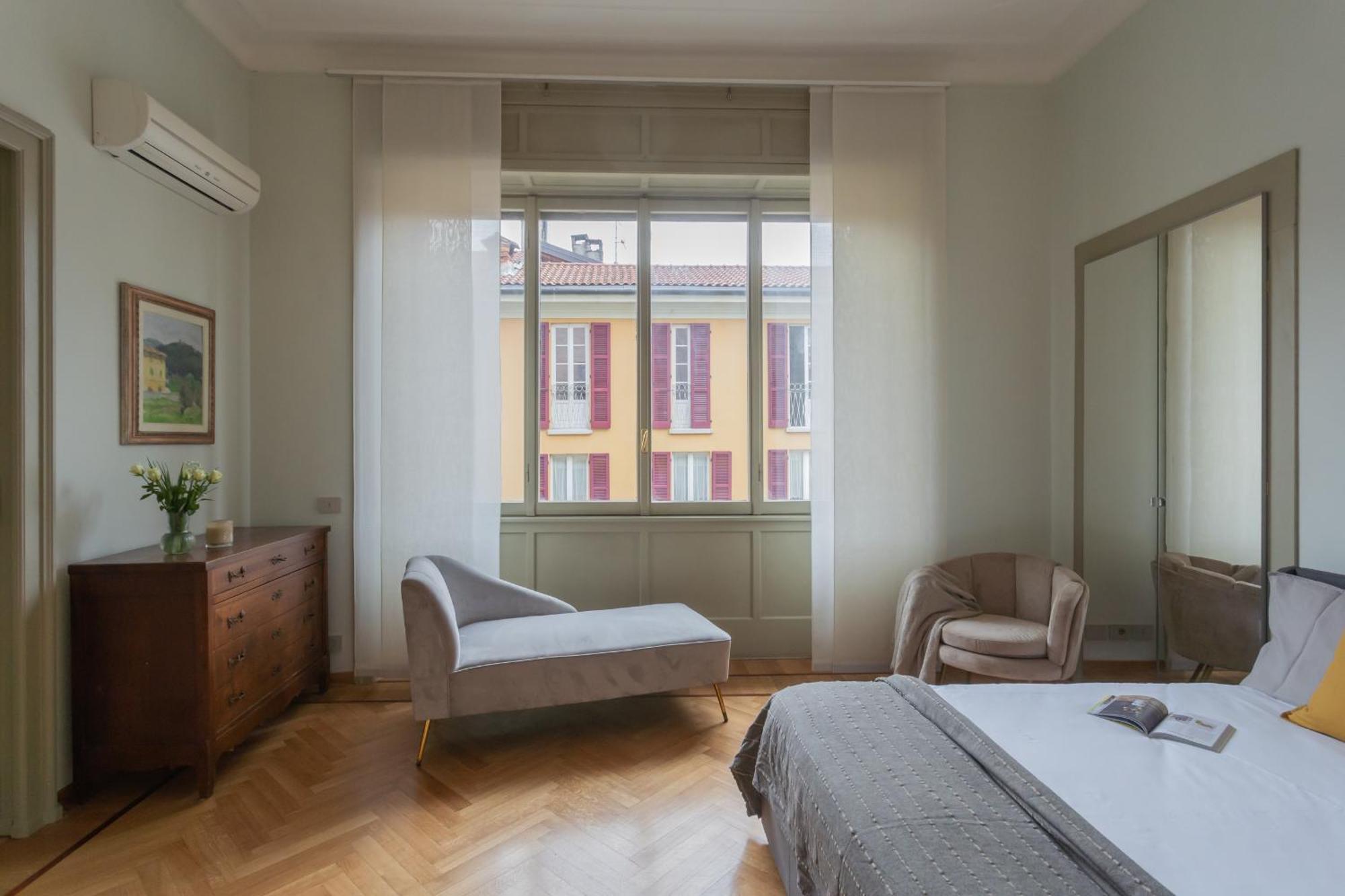 Garibaldi's Balcony By Rent * Como